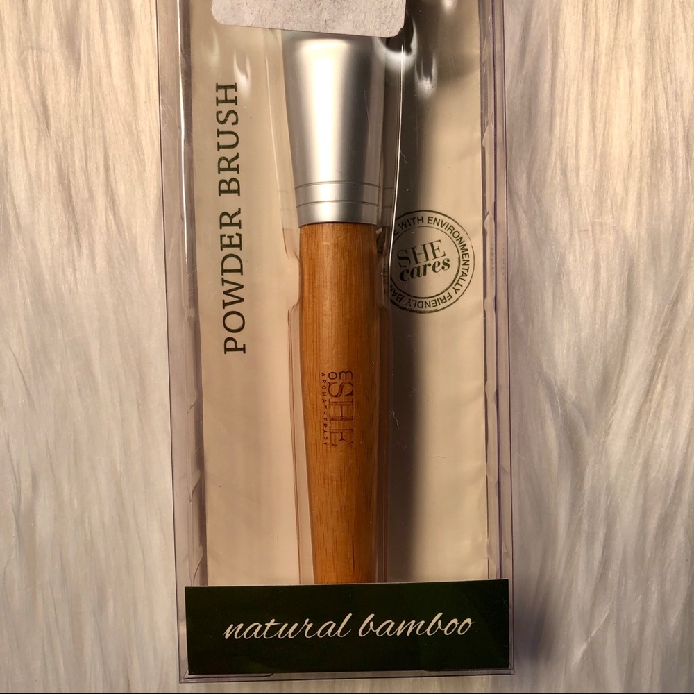 (1) SHE Aromatherapy Natural Bamboo Powder Brush - Picture 2 of 3